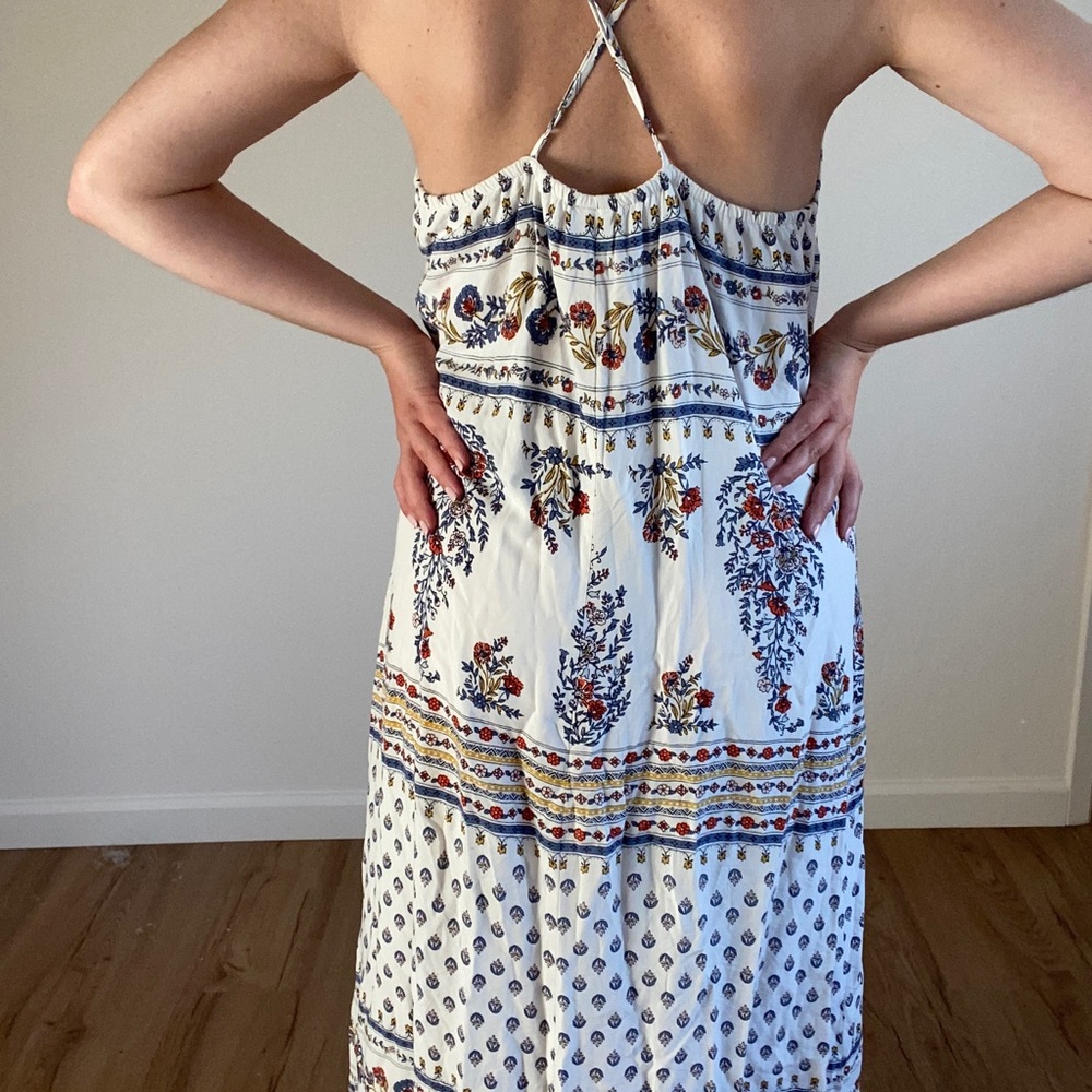 Perfect flowy summer dress! Size Small 💛
